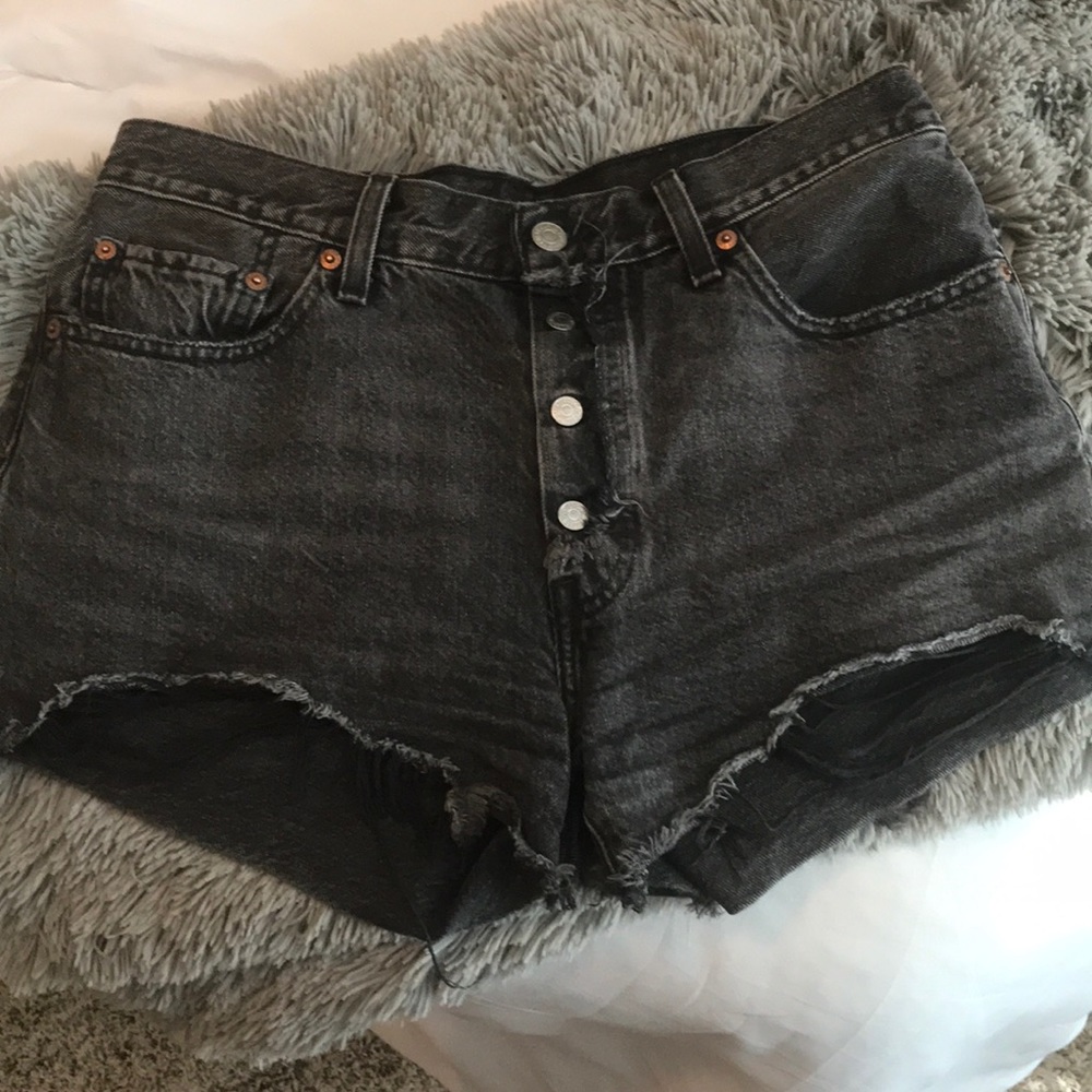 Levi cut off shorts